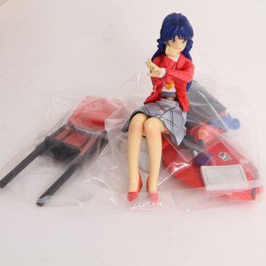 VERY RARE! Super Dimension Fortress Macross Lynn Minmay Sitting on Desk Chair